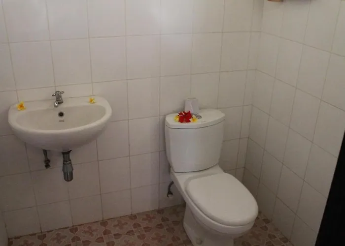 Pande Permai Guest House *